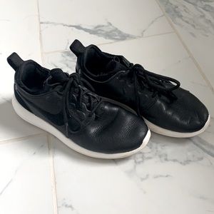Nike Black Leather Roshe Sneakers